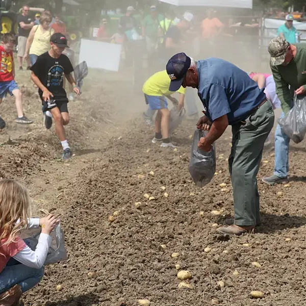 highland-historical-society-highland-il-harvest-days-2024-37